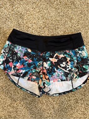lululemon athletica Black Waistband Multicolor Abstract Running Shorts